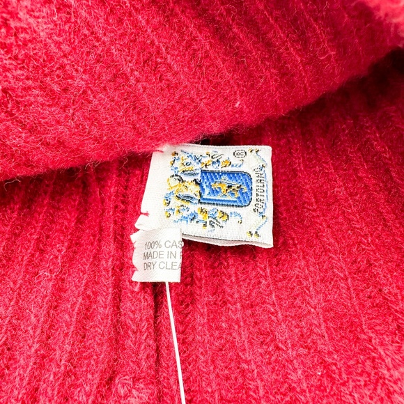 Portolano Red Knit 100% Cashmere Winter Hat - Picture 3 of 3